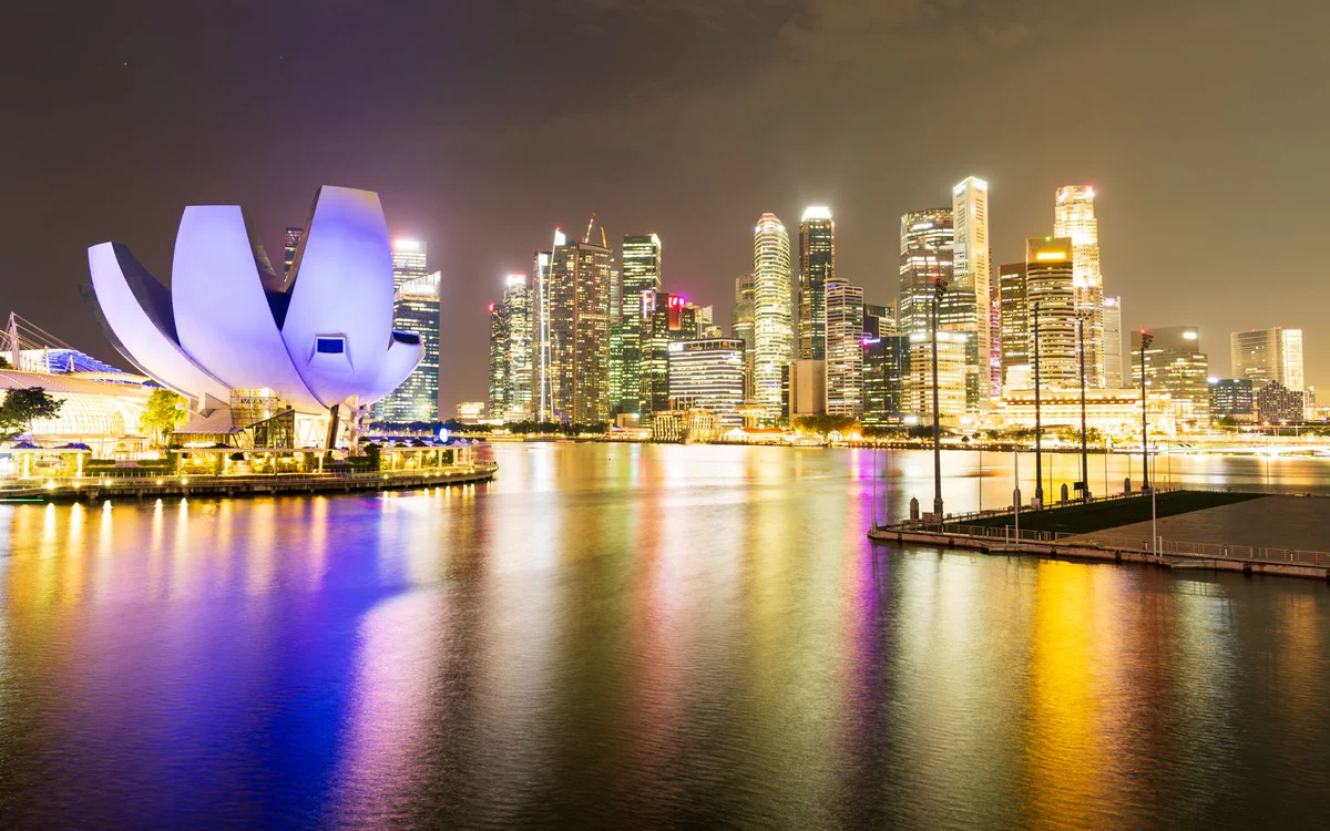 Singapore SIM Card & eSIM Guide (2026)
