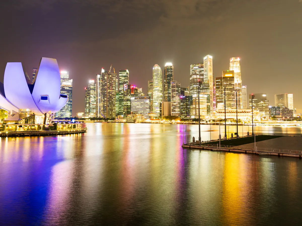 Singapore SIM Card & eSIM Guide