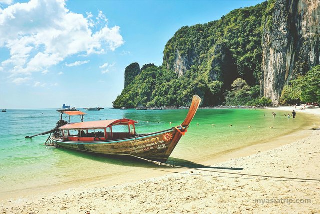 Longtail Boat