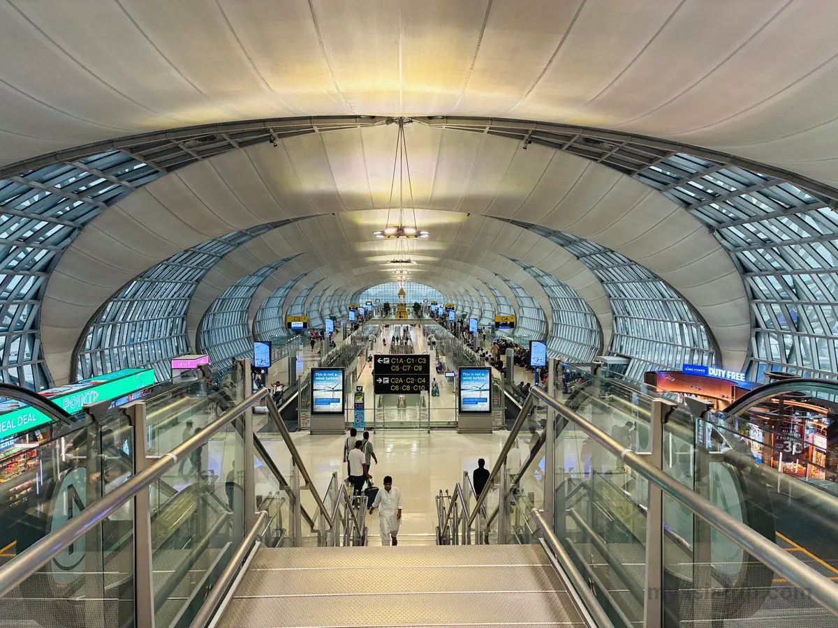 Suvarnabhumi Airport to Bangkok: Five Transport Options