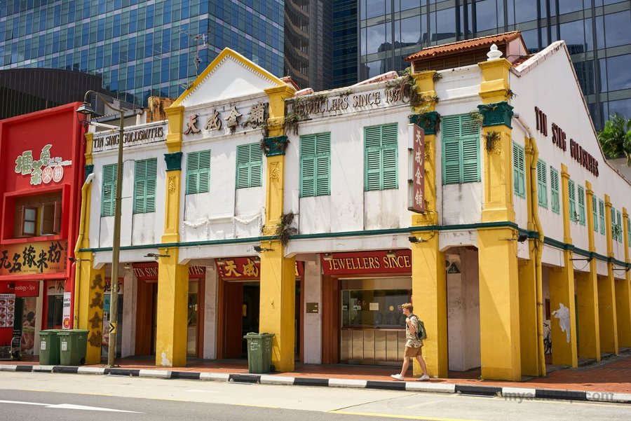Traditional shophouses and streets in Singapore Chinatown near the food centre
