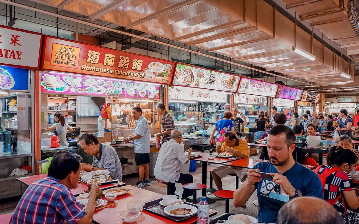 Singapore Food Guide: What to Eat, Where, & Pro Tips