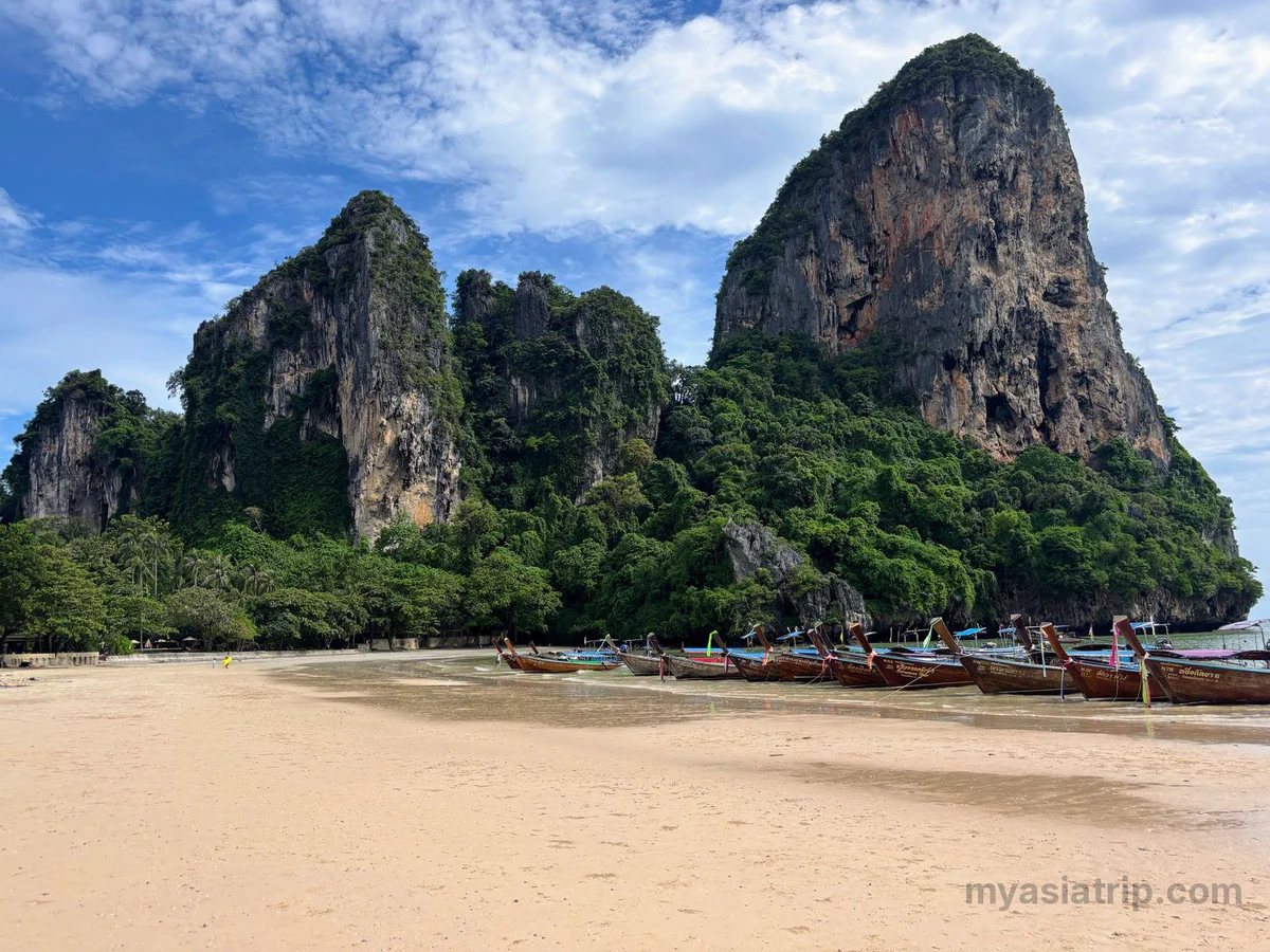 Railay beach and limestone cliffs in Krabi
