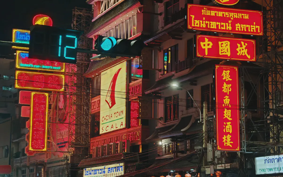 Bangkok Chinatown Guide: Food, Hours, MRT & Walking Routes